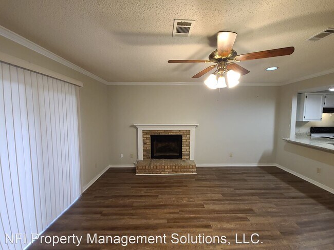 Building Photo - 2 br, 1.5 bath House - 1329 Foxborough Dr