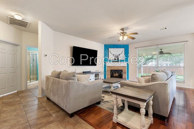 Building Photo - 1306 Alpine Pond
