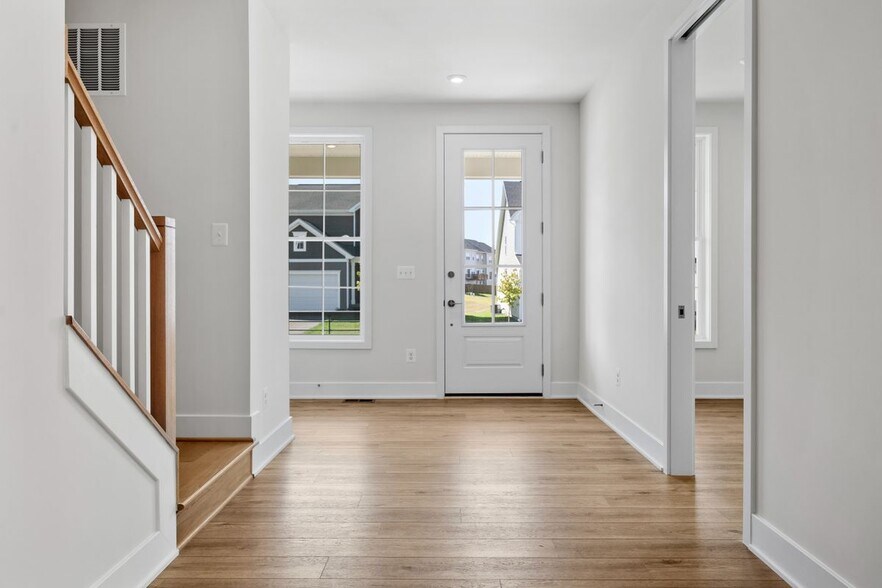 Building Photo - 104 Alabaster Ln