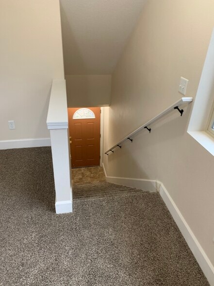 Building Photo - 307 N Bowdish Rd