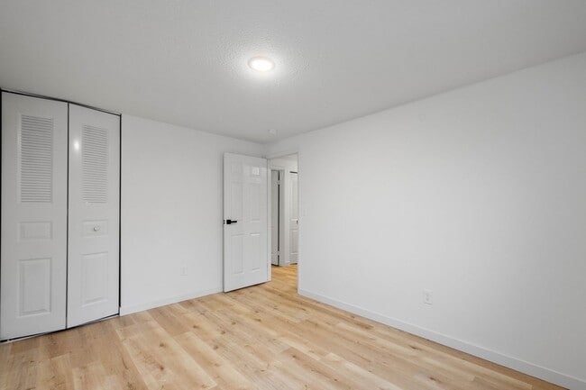 Building Photo - READY FOR MOVE IN! NEWLY RENOVATED 3 BEDRO...