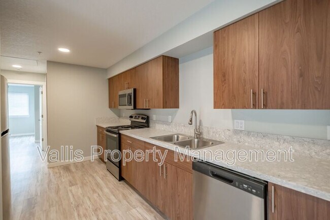 Building Photo - 13001 S Crompton Lane