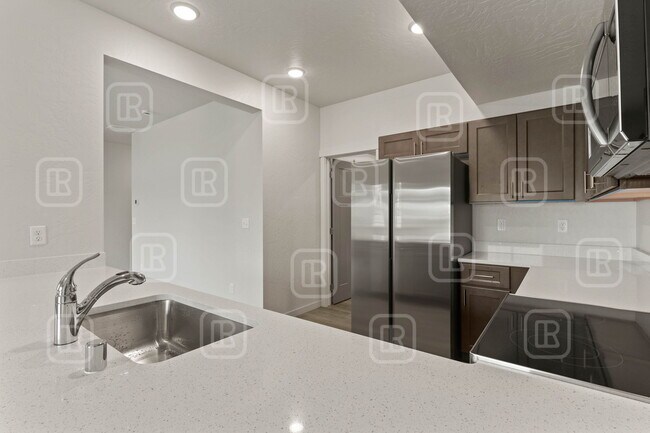 Building Photo - 309 S Grady Rd