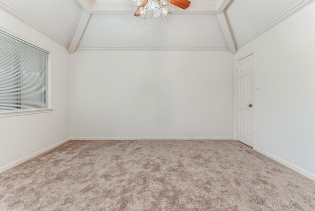 Building Photo - 18242 Vinland Dr