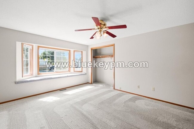 Building Photo - 3 Bed, 2 Bath Home in Wilsonville on a Cul...