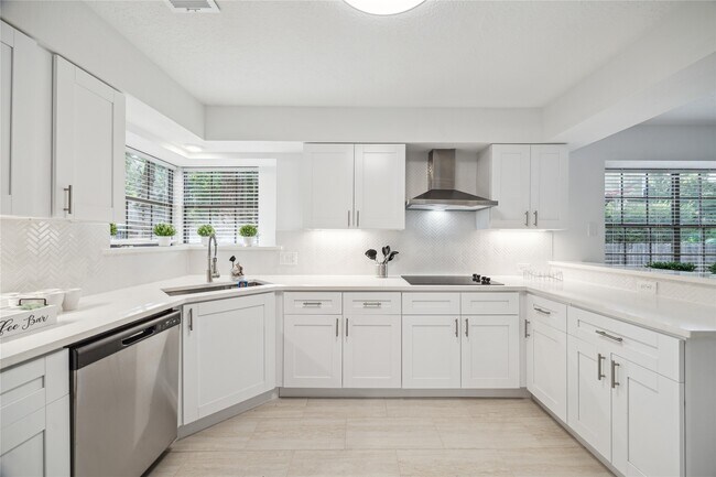 Building Photo - 89 Towering Pines Dr