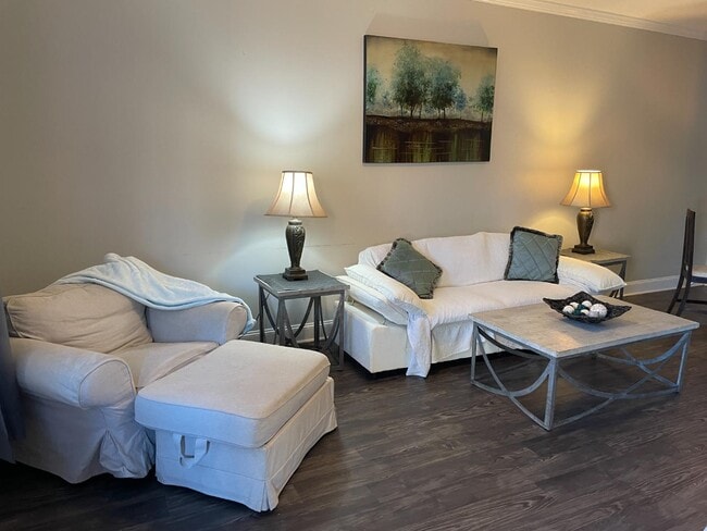 Building Photo - 385 Old Epps Bridge Rd