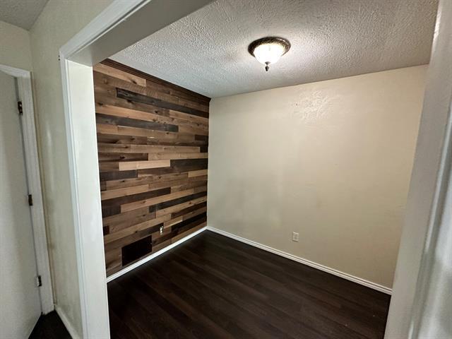 Building Photo - 502 Spring Willow Dr