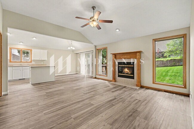 Building Photo - 15613 Timberlane Dr