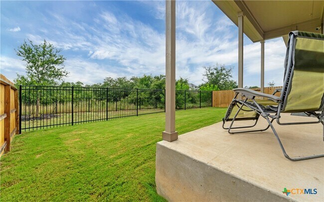 Building Photo - 1649 Ranch House