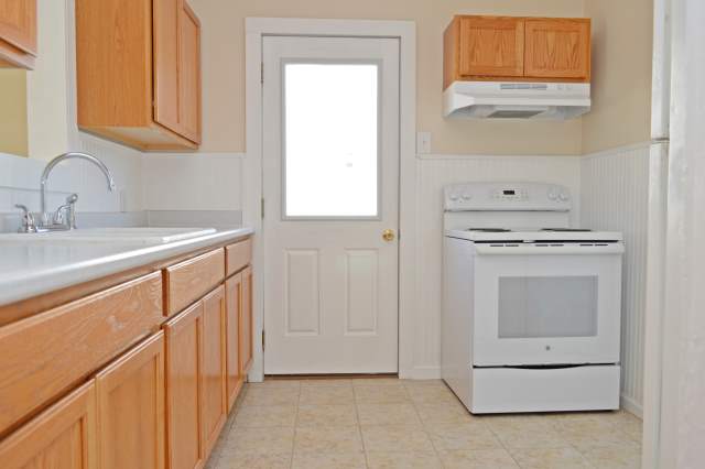 Kitchen - 901 Live Oak St