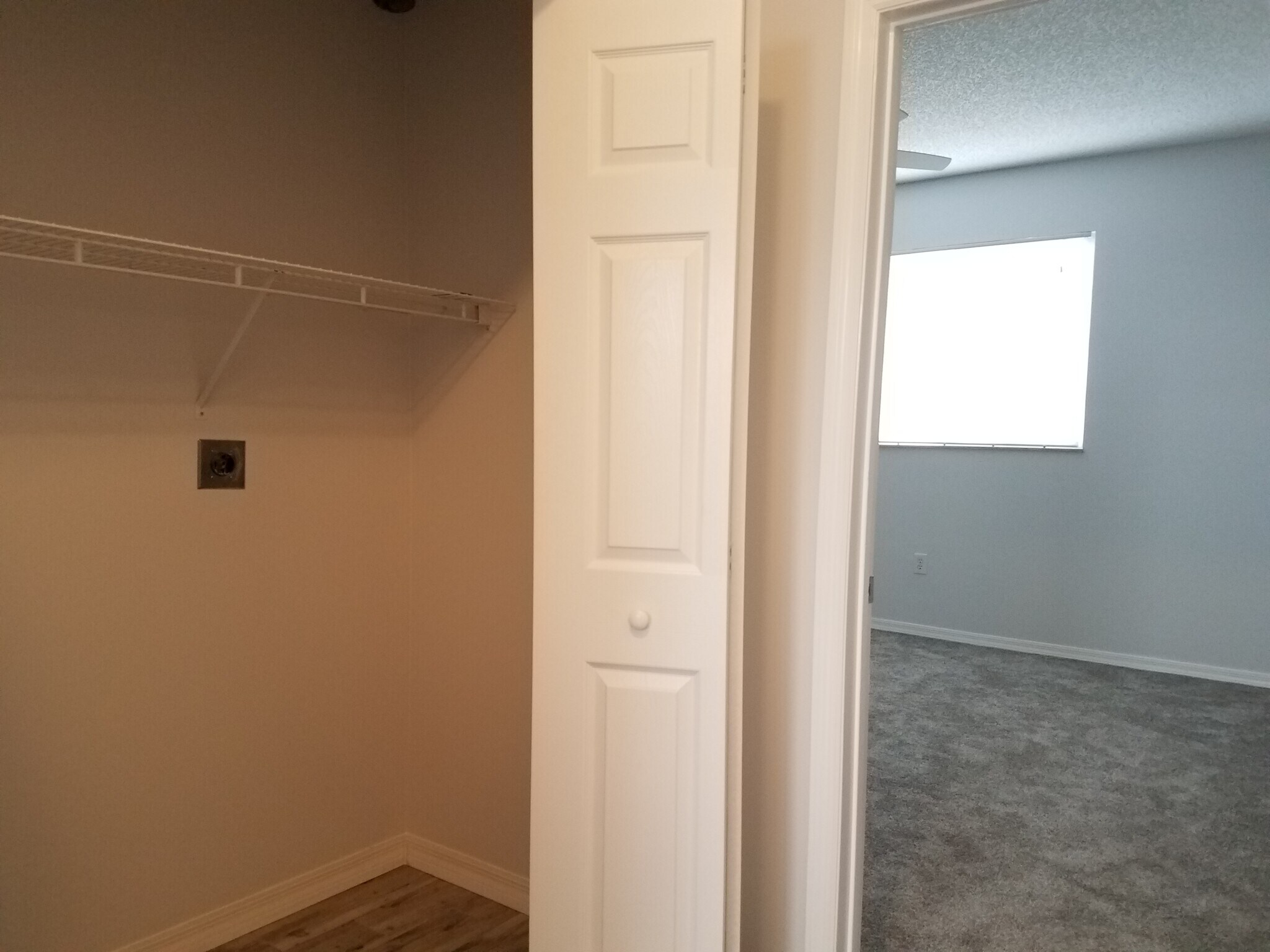 Building Photo - 5692 Bentgrass Dr