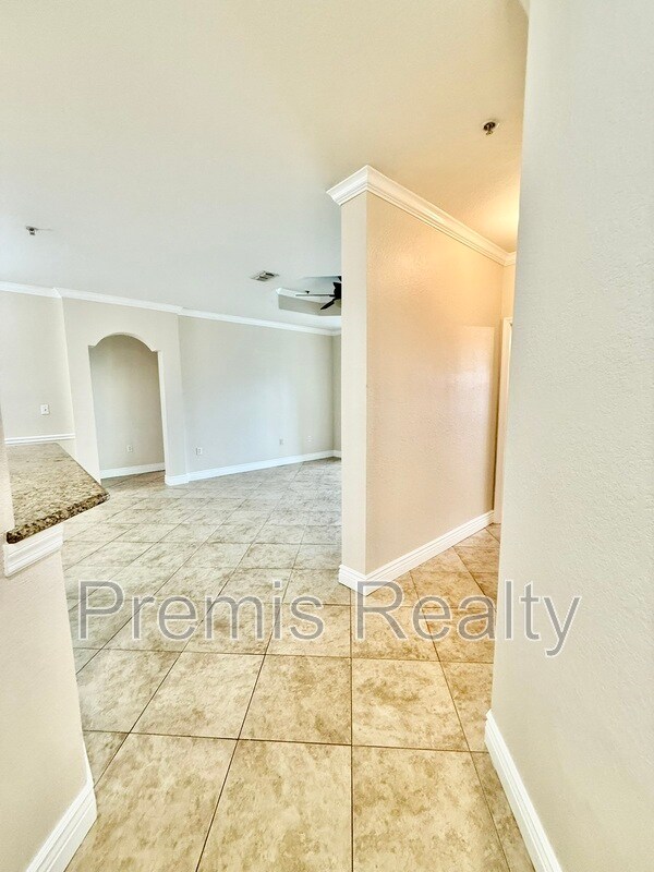 Building Photo - 2731 Via Capri