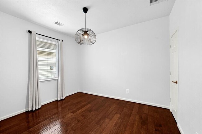 Building Photo - 7531 Oakwood Canyon Dr