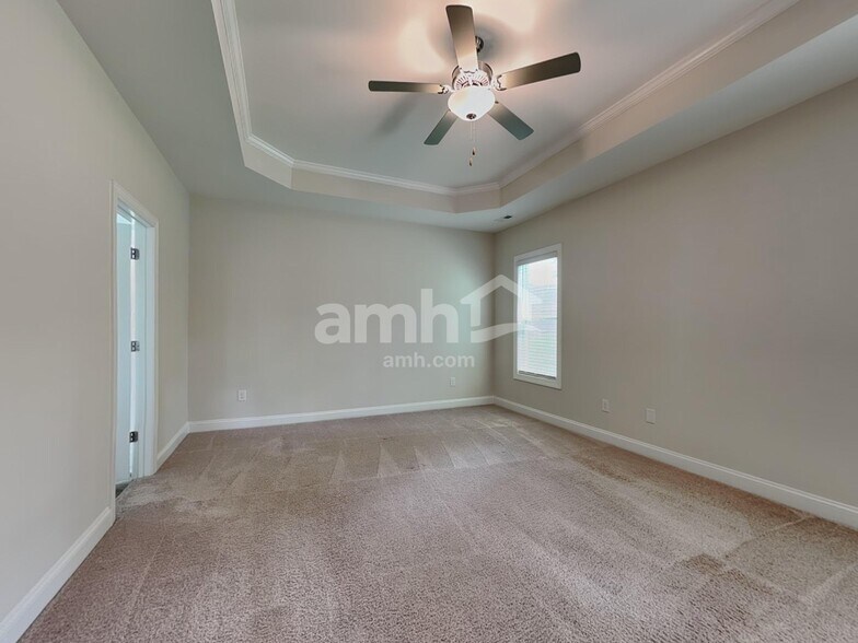 Building Photo - 104 White Ash Ln