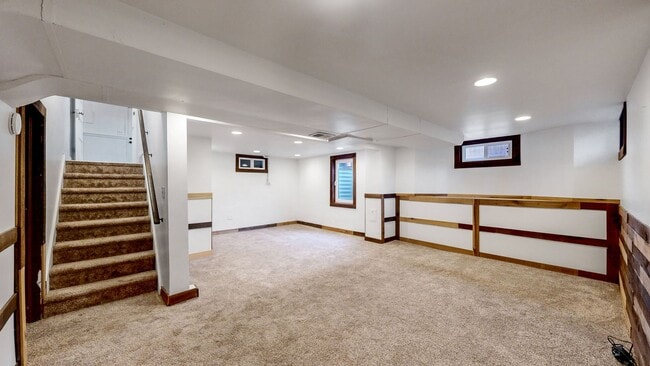 Building Photo - Lovely 3 bed/2 bath home w/2 car garage