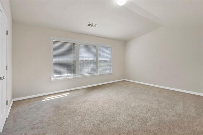 Building Photo - 440 Bayswater Way