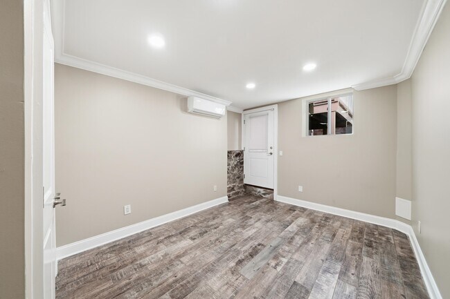 Building Photo - 37 Astor Pl