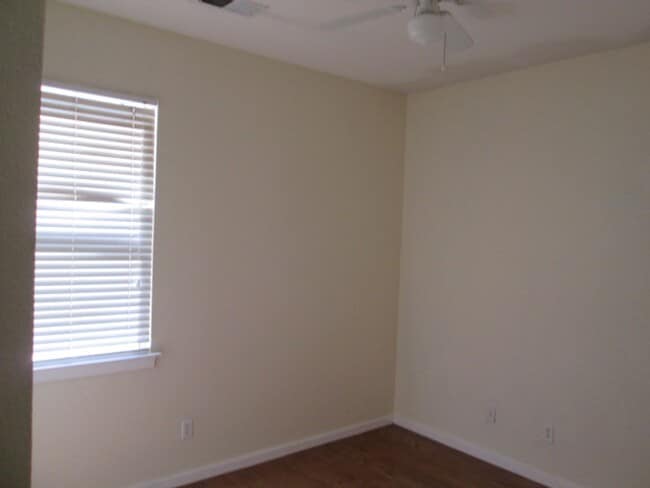 Building Photo - Cute Casita Close to Downtown/Old Town/Saw...