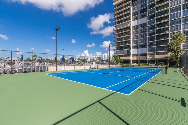 Building Photo - 2017 S Ocean Dr