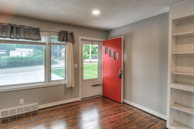 Building Photo - 5415 Poppleton Ave