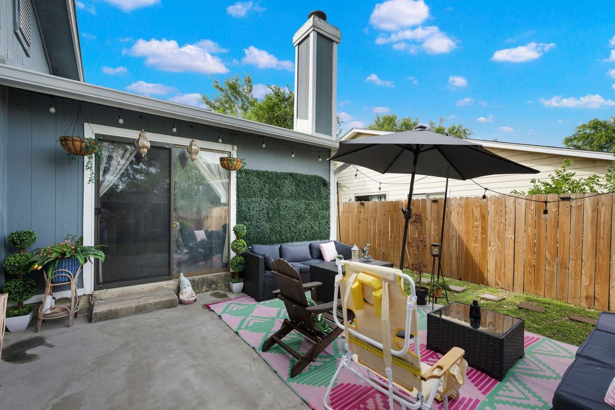 Building Photo - 8317 Forest Ridge Dr