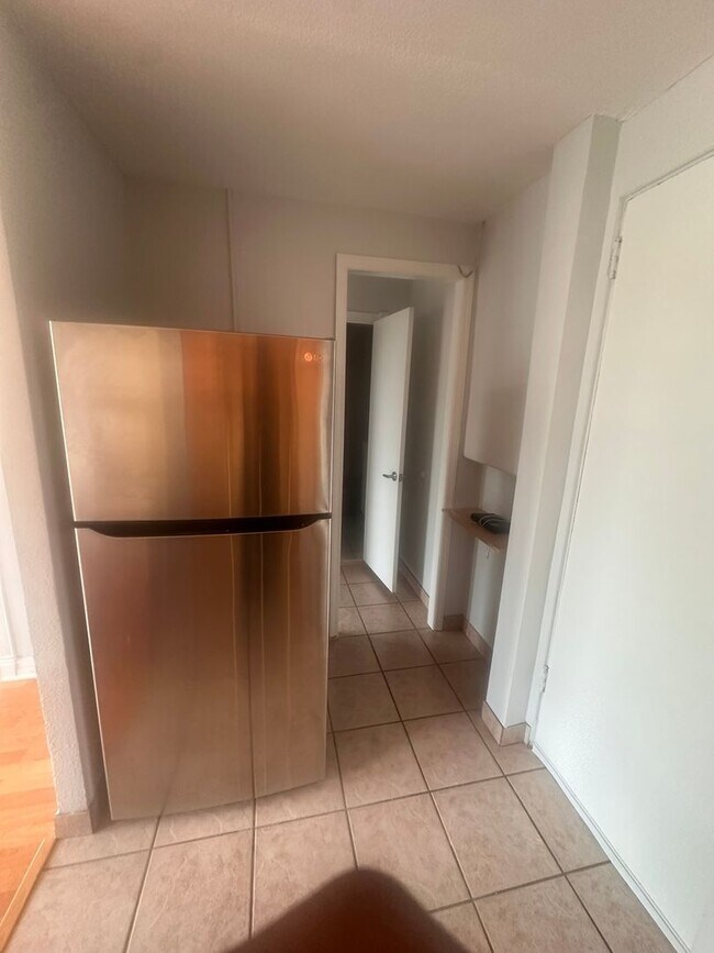Building Photo - Charming 1 Bed in Historic Lafayette Build...