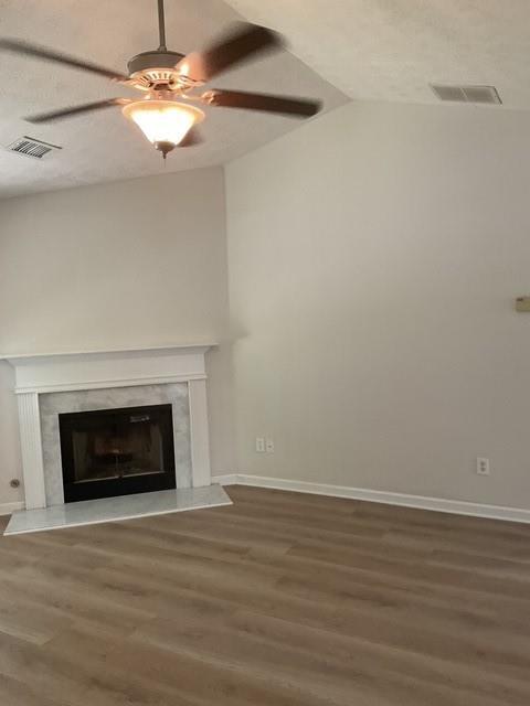 Building Photo - 512 Waltham Ln