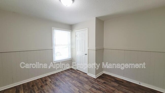Building Photo - 1306 Ragan Ave