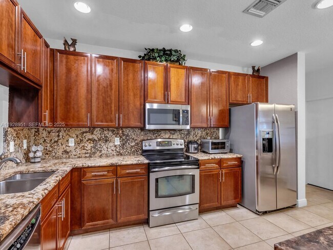 Building Photo - 9719 Darlington Pl