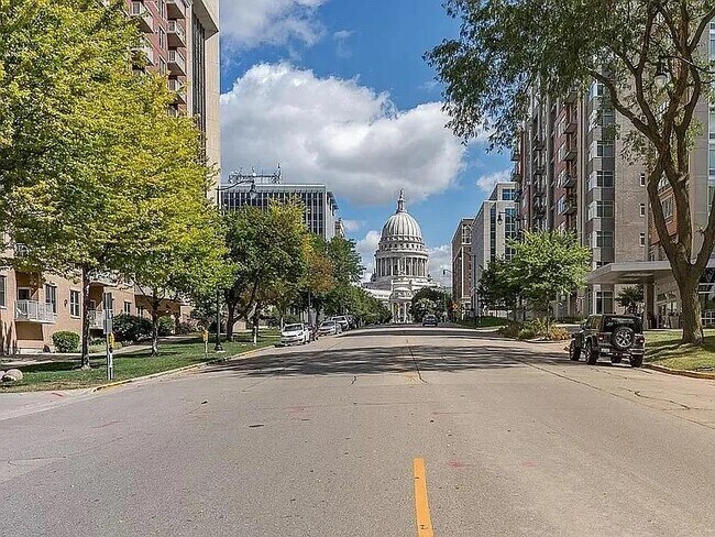 Building Photo - 360 W Washington Ave