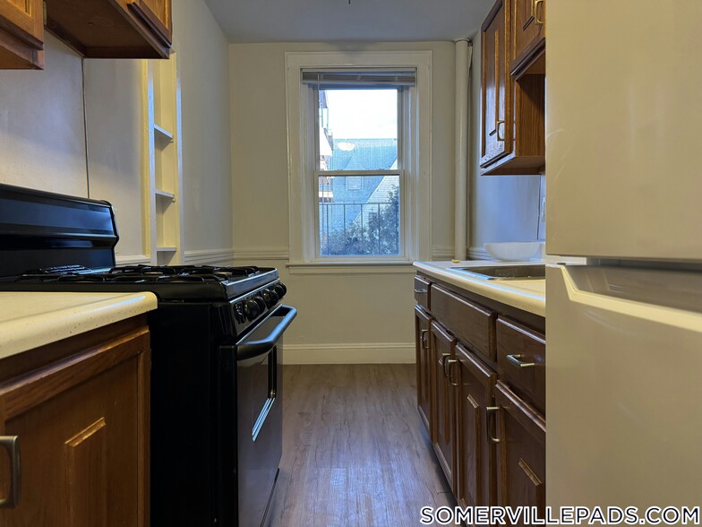 Building Photo - 136 Highland Ave