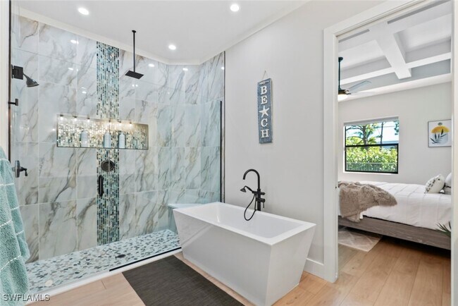 Building Photo - 3552 Hibiscus Ave