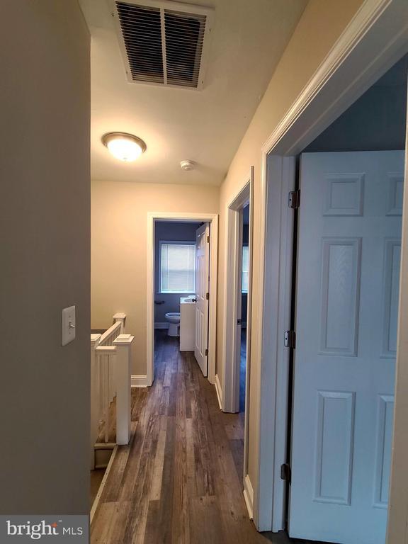 Building Photo - 4715 Dartford Ave