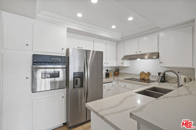 Building Photo - 18103 W Coastline Dr