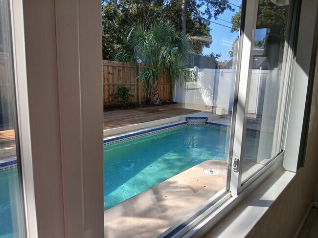 Building Photo - 5682 45th Ave N