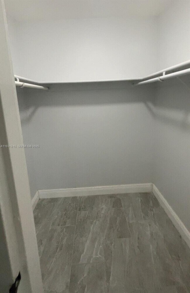 Building Photo - 5201 Geneva Ct