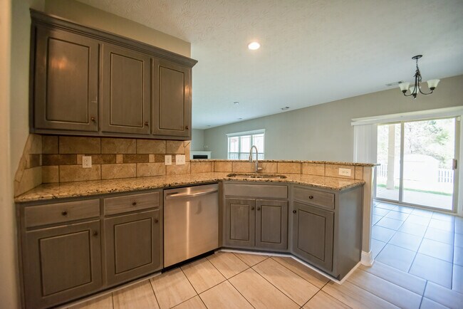 Building Photo - 8217 Lantern Ct