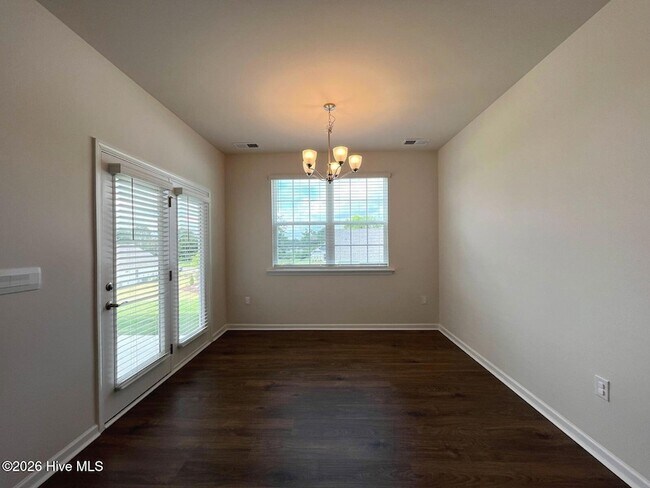 Building Photo - 512 Ragapple Ln