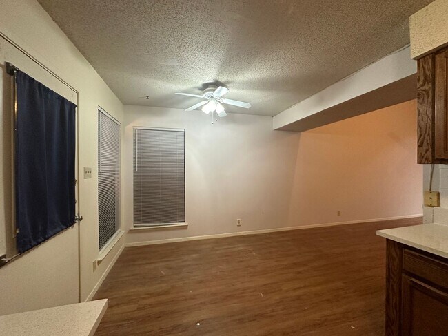 Building Photo - 8104 Hood Cir
