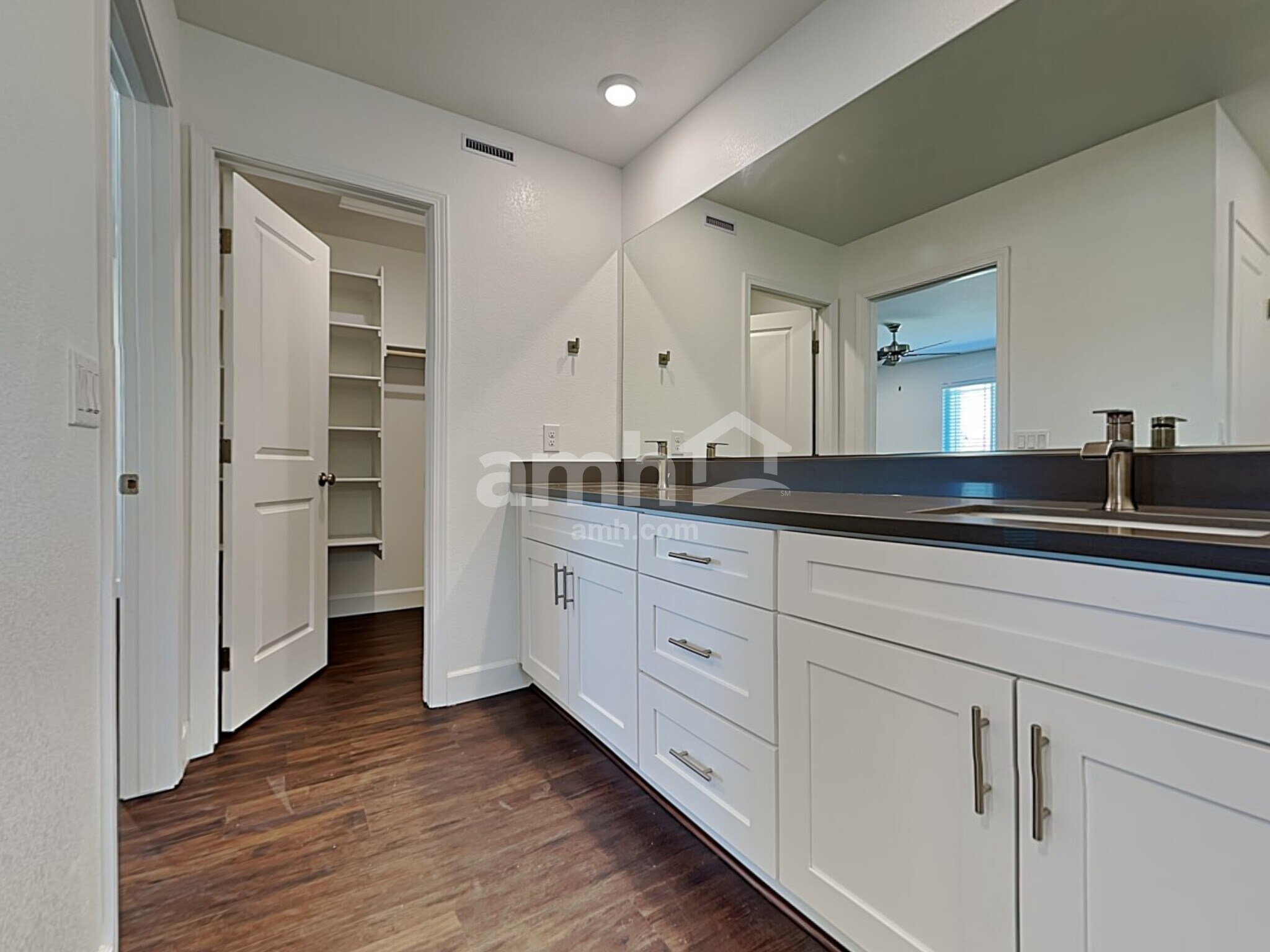 Building Photo - 8921 Tiger Tooth Ave