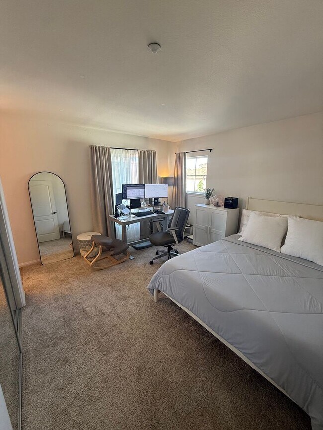 Building Photo - One Of A Kind Town Home in Serra Mesa