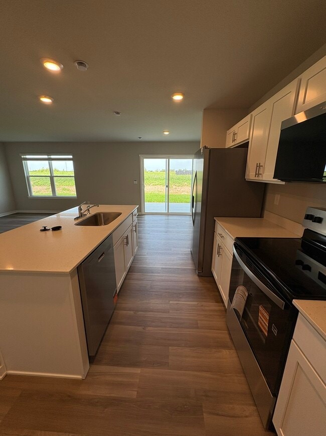 Building Photo - 1069 Daisy Ln