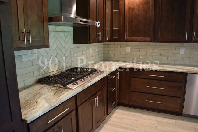 Building Photo - 598 Greenbank Dr