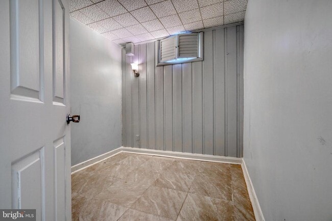 Building Photo - 1207 SAINT ANDREWS Way