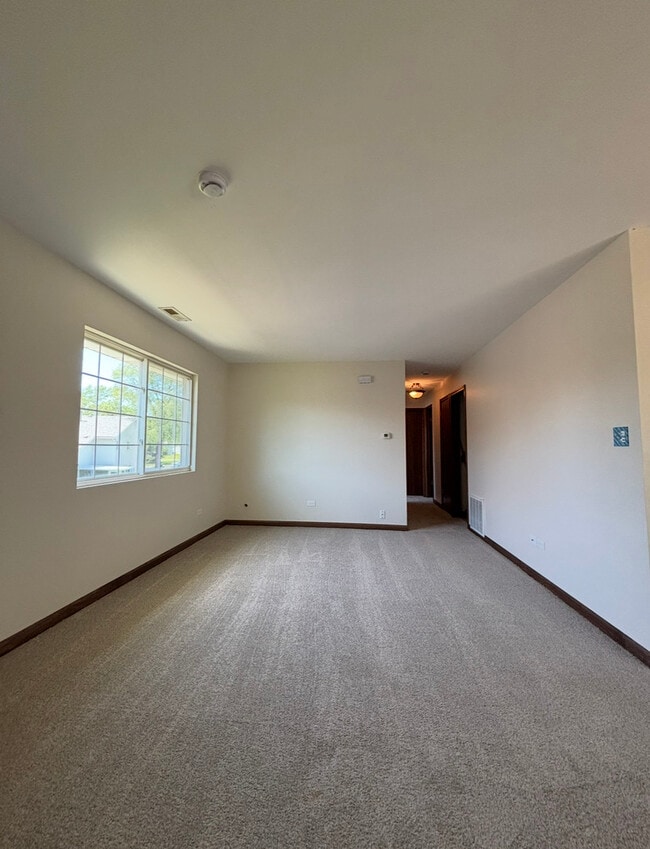 Building Photo - 2319 Aster Dr