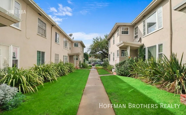 Building Photo - 1121 26th St