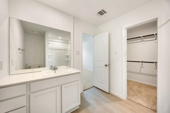 Building Photo - 27418 Sweetwater Bay Dr