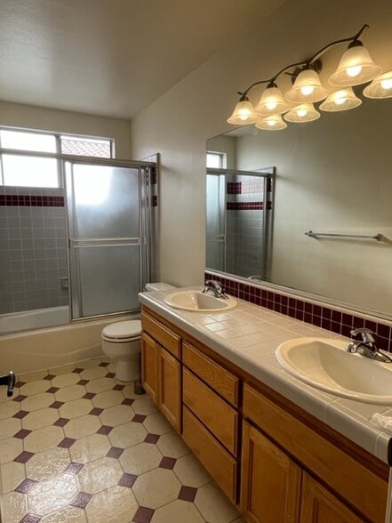 Second floor bathroom - 2419 Clark Ln