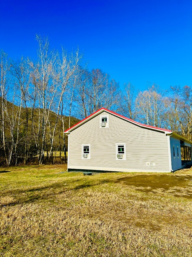 Building Photo - 19557 Brocks Gap Rd